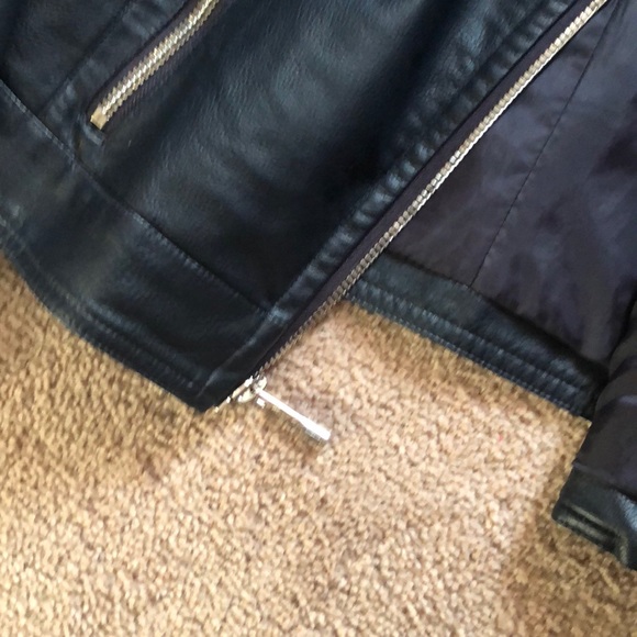 Kenneth Cole faux leather jacket - Picture 3 of 4